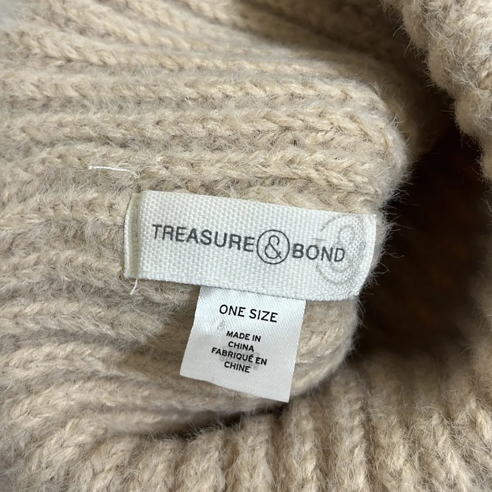 Treasure & Bond Cream Outdoor Winter Cozy Knit Beanie
